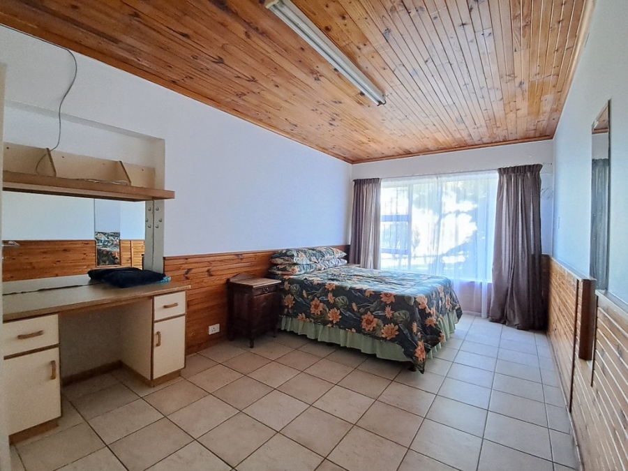 To Let 7 Bedroom Property for Rent in Humansdorp Eastern Cape